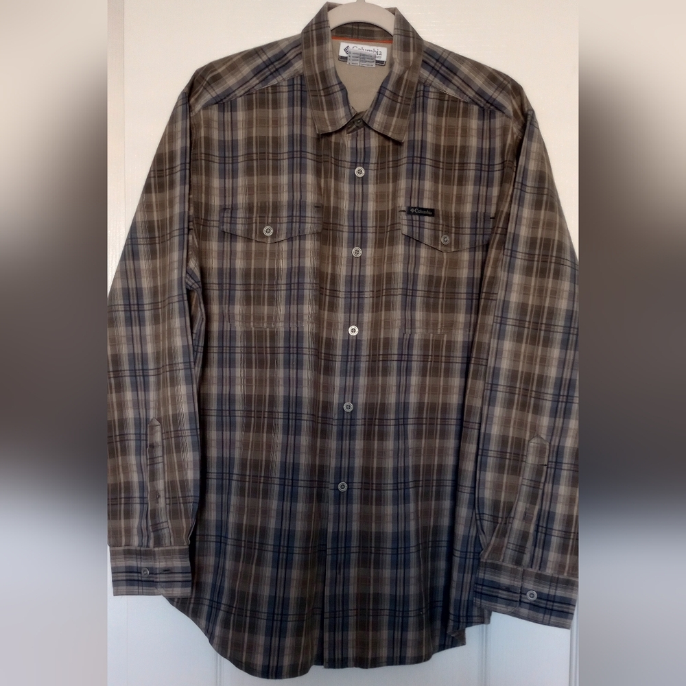 Columbia Men's Plaid Button-Up Shirt Size Large